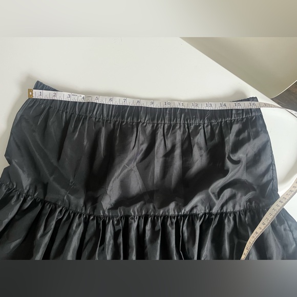 Signature Black Maxi tiered Skirt
Satin taffeta fabric - Picture 4 of 5